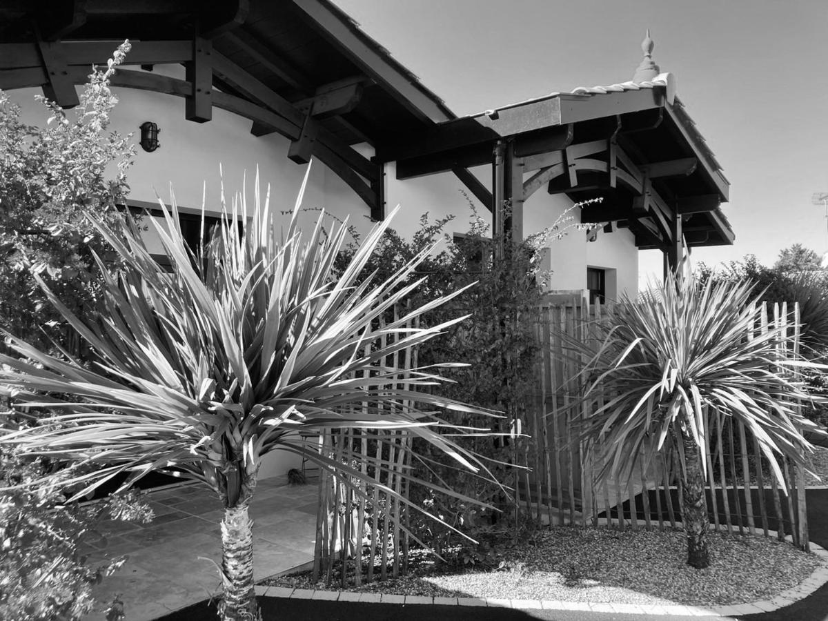 Hotel Particulier - Les Lodges Du Bassin D'Arcachon- Petit-Dejeuner Sur Demande- Prestations Haut De Gamme Gujan-Mestras Exteriör bild