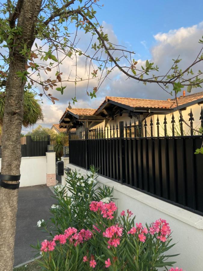 Hotel Particulier - Les Lodges Du Bassin D'Arcachon- Petit-Dejeuner Sur Demande- Prestations Haut De Gamme Gujan-Mestras Exteriör bild